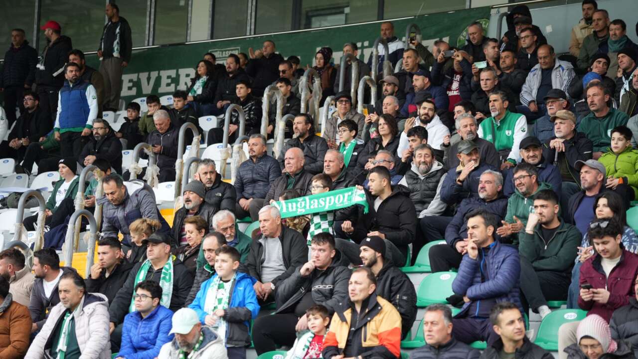 Muğlaspor Sahasında Farkı Kazandı: 3-0 9